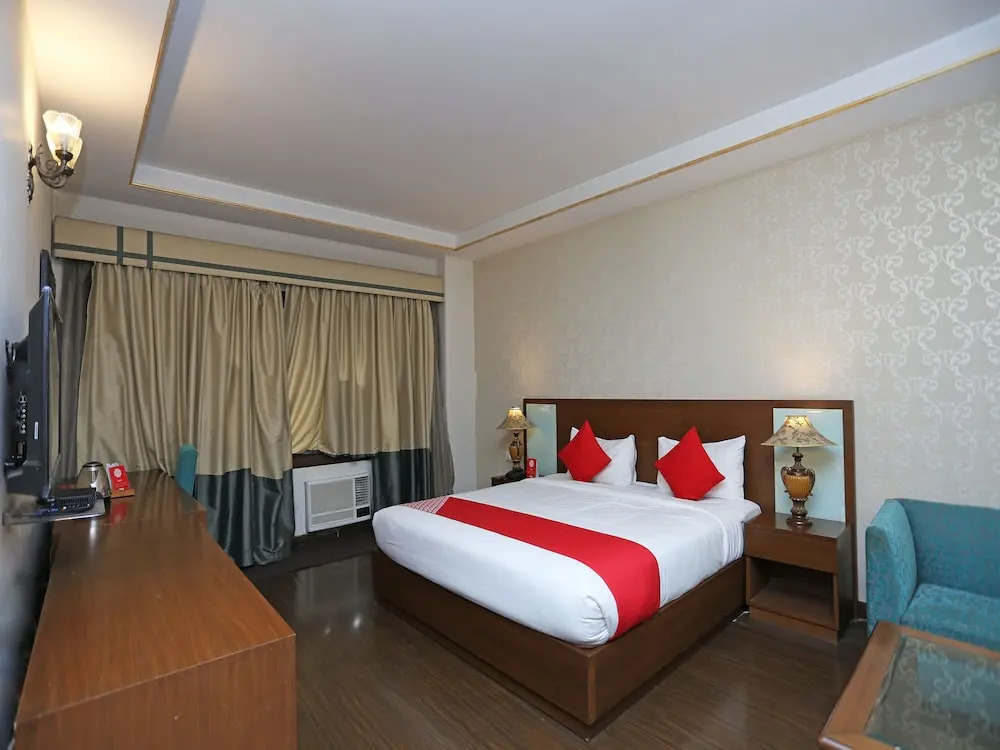 OYO 16565 Karnal Haveli