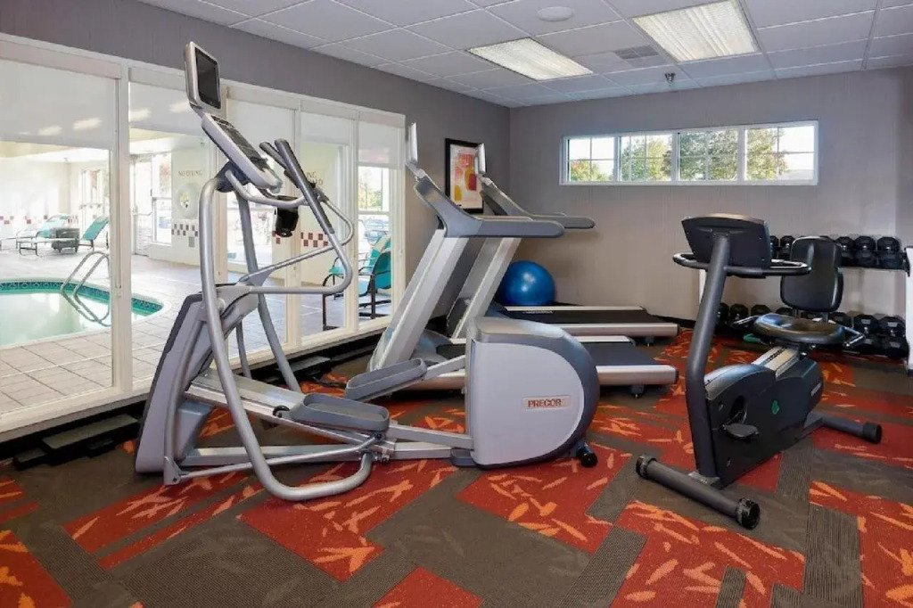 MainStay Suites Appleton Airport - Fox River Mall Area