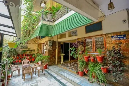 Hotel Embassy