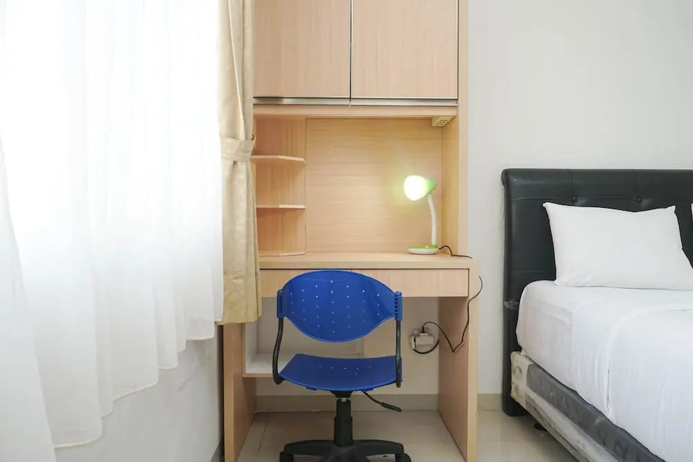 Minimalist Studio Park View Condominium Apartment near Mall