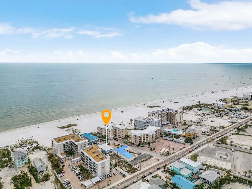 50 Gulf Beach Rd - Unit 1 1 Bedroom Home by RedAwning