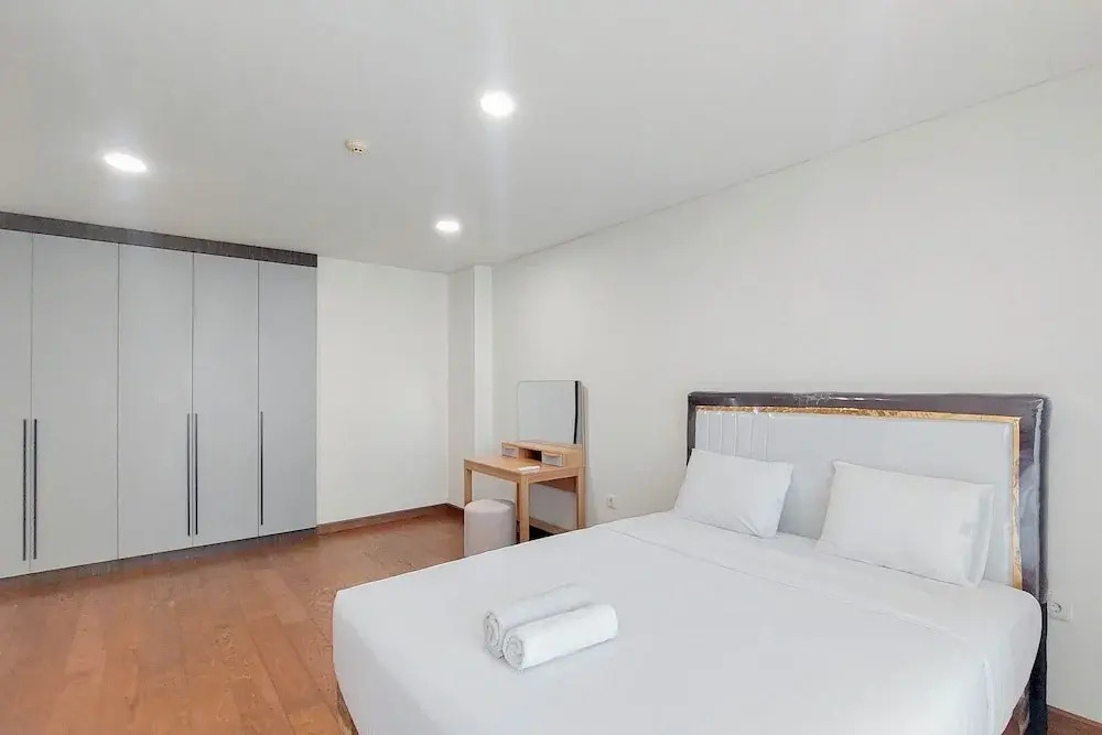 Elegant 2BR Apartment at The Reiz Condominium Medan