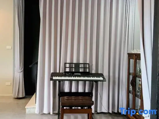 Villa Rajapruek 3 Villa Estates Rental For A Private Group Near Airport/Karaoke /Maid