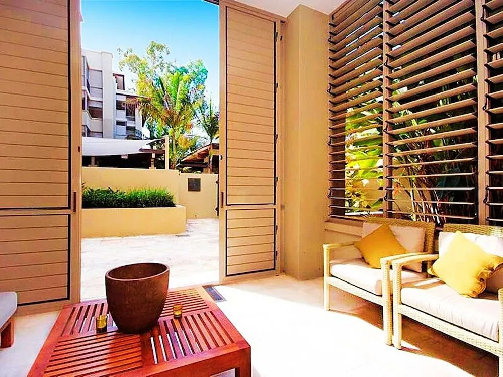 Temple 121 Palm Cove With Courtyard