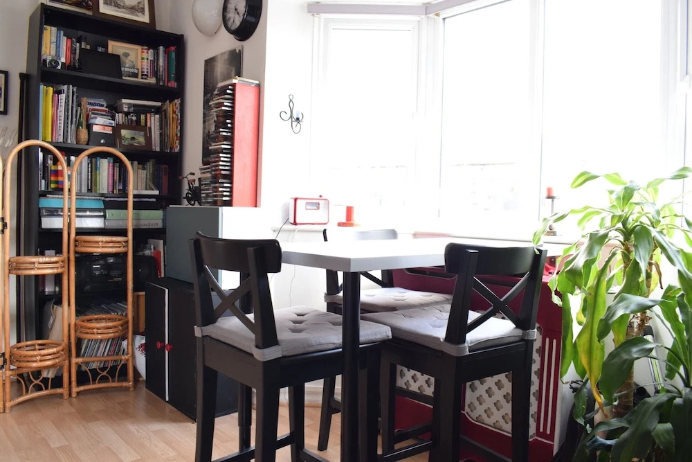 Cosy 2 Bedroom Flat Overlooking Canal in Hackney