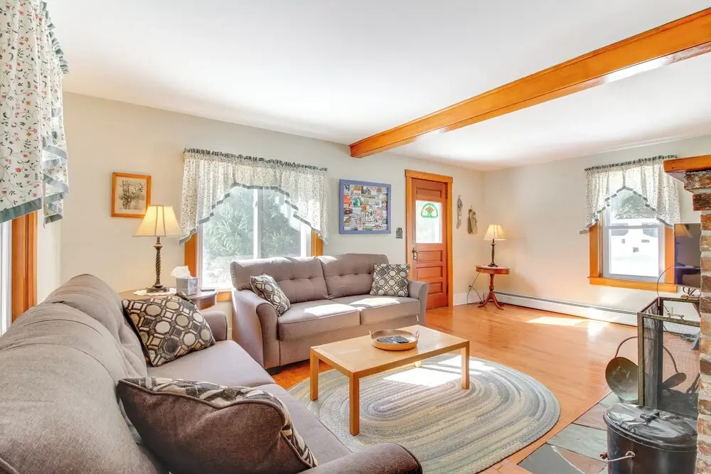 Swim, Ski & Sip: Lakefront Retreat in Plymouth