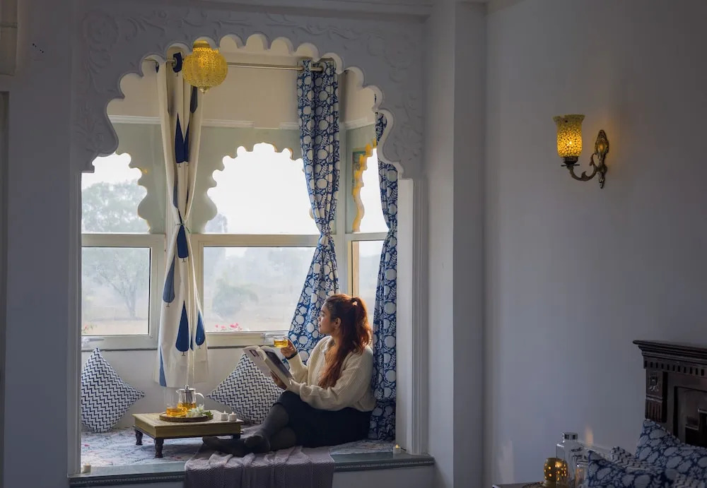 ELIVAAS Amber Royale 3 BHK with Pvt Pool