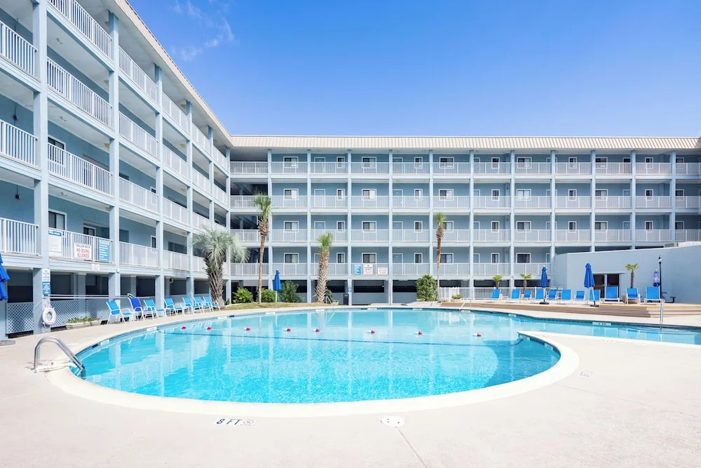Aqua Vista Retreat 2 BDR in Spectacular Resort!