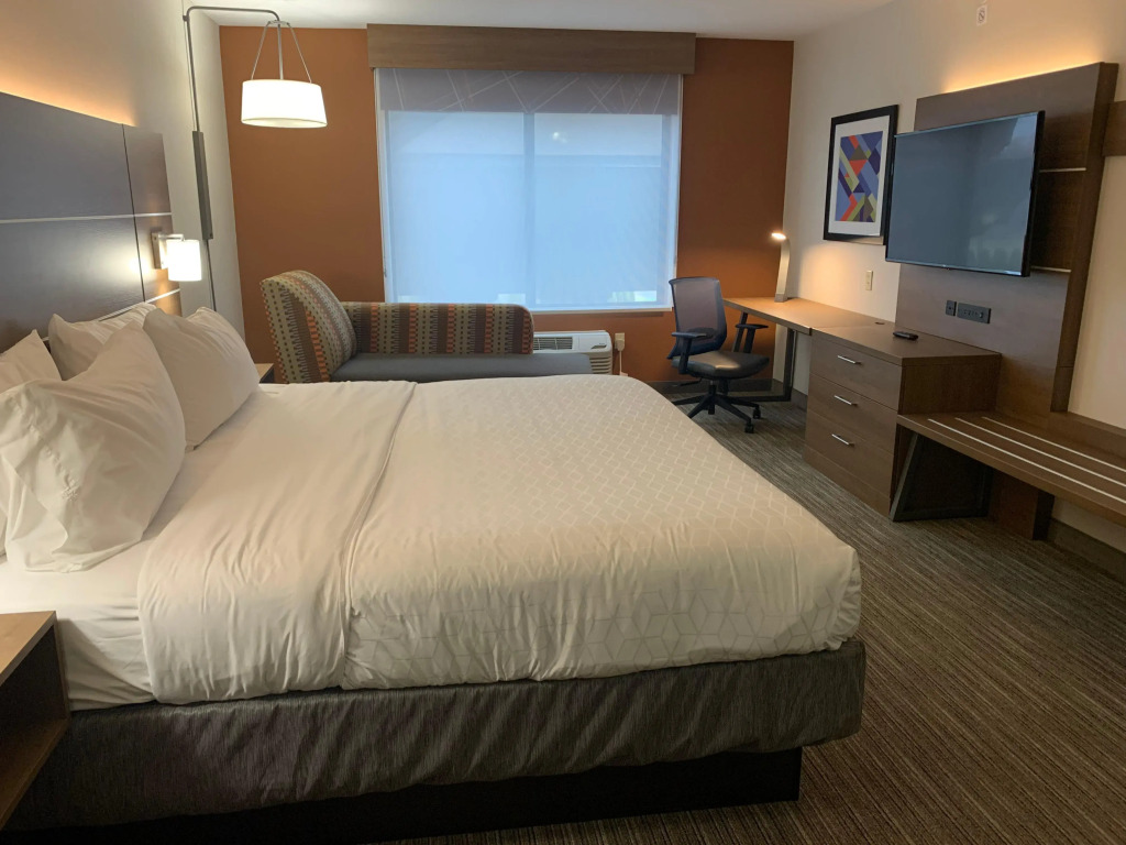 Holiday Inn Express Hotel & Suites Franklin-Oil City by IHG