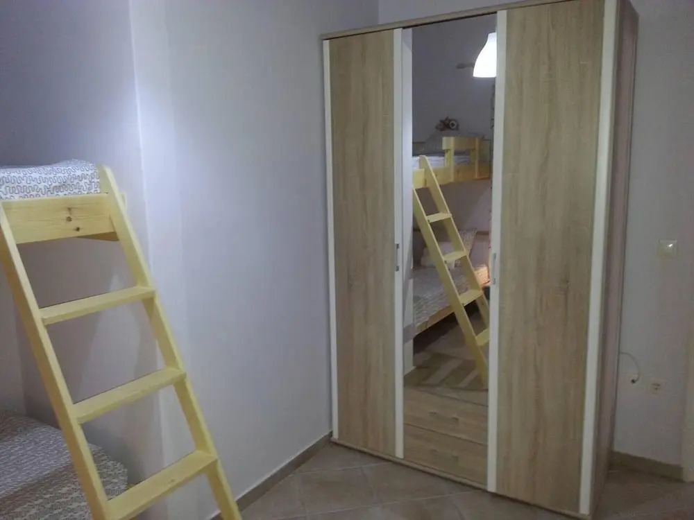 Apartment - Sleeps up to 10 & Beachfront Access