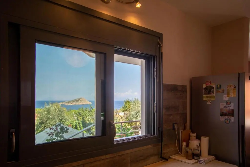Serenity Villa-Ground floor-Sea view- sea 150m away