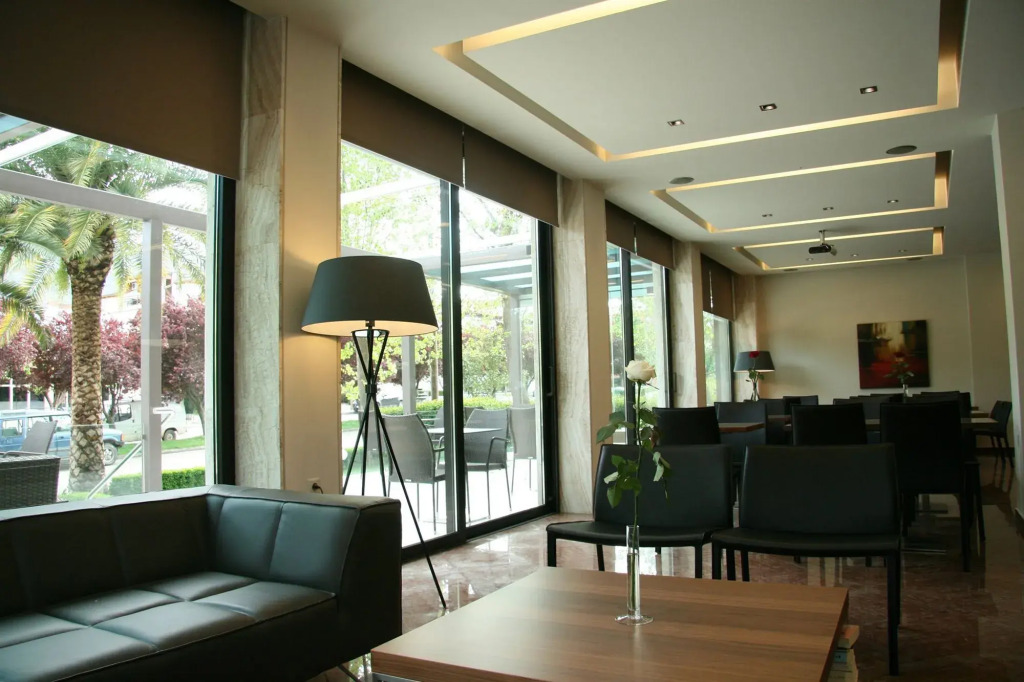 Alexakis Hotel & Spa