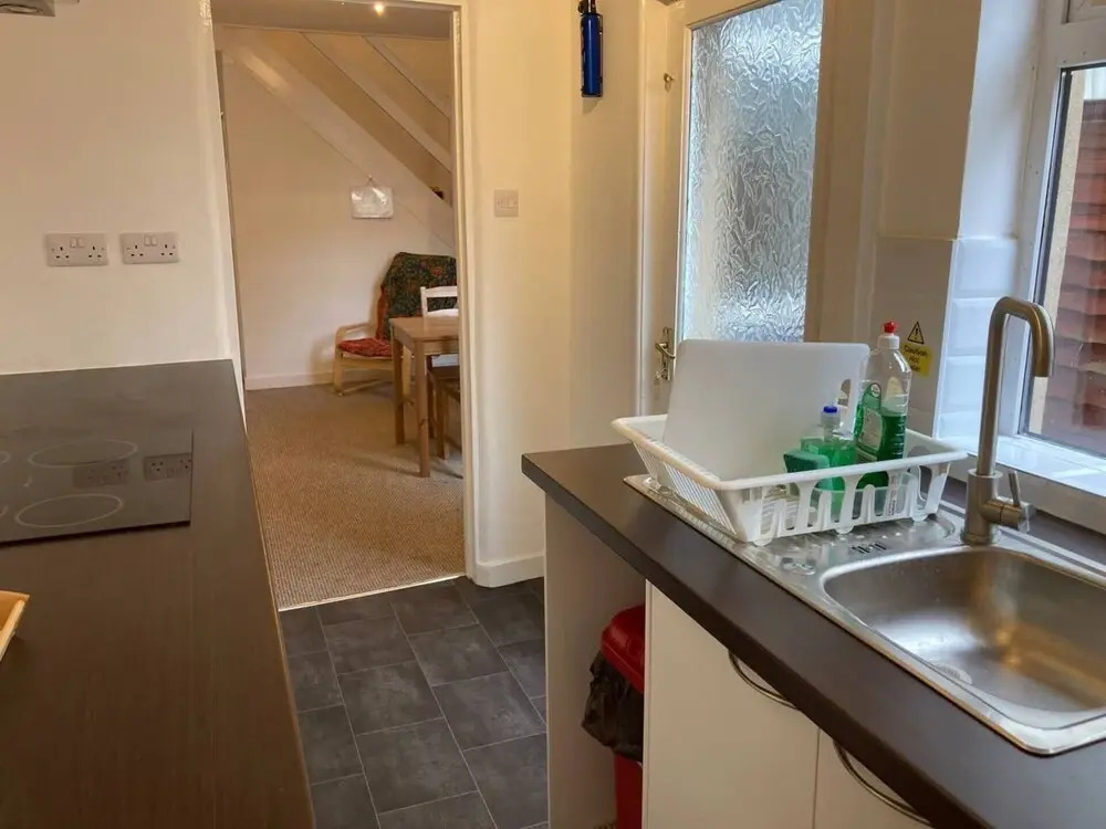 Cv21 3SG Whole 2-bed House in Rugby