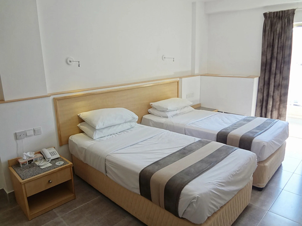 Grand Ambassador Hotel