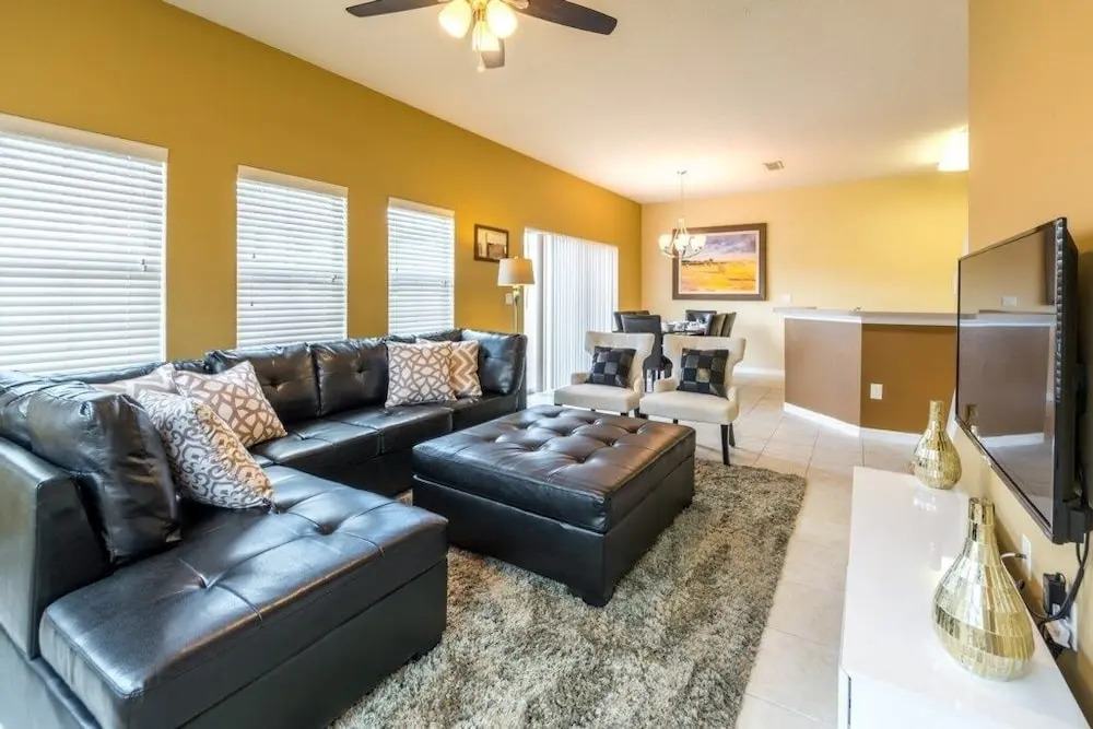 Pet Friendly & Beautifully Furnished! 4 Bedroom Home
