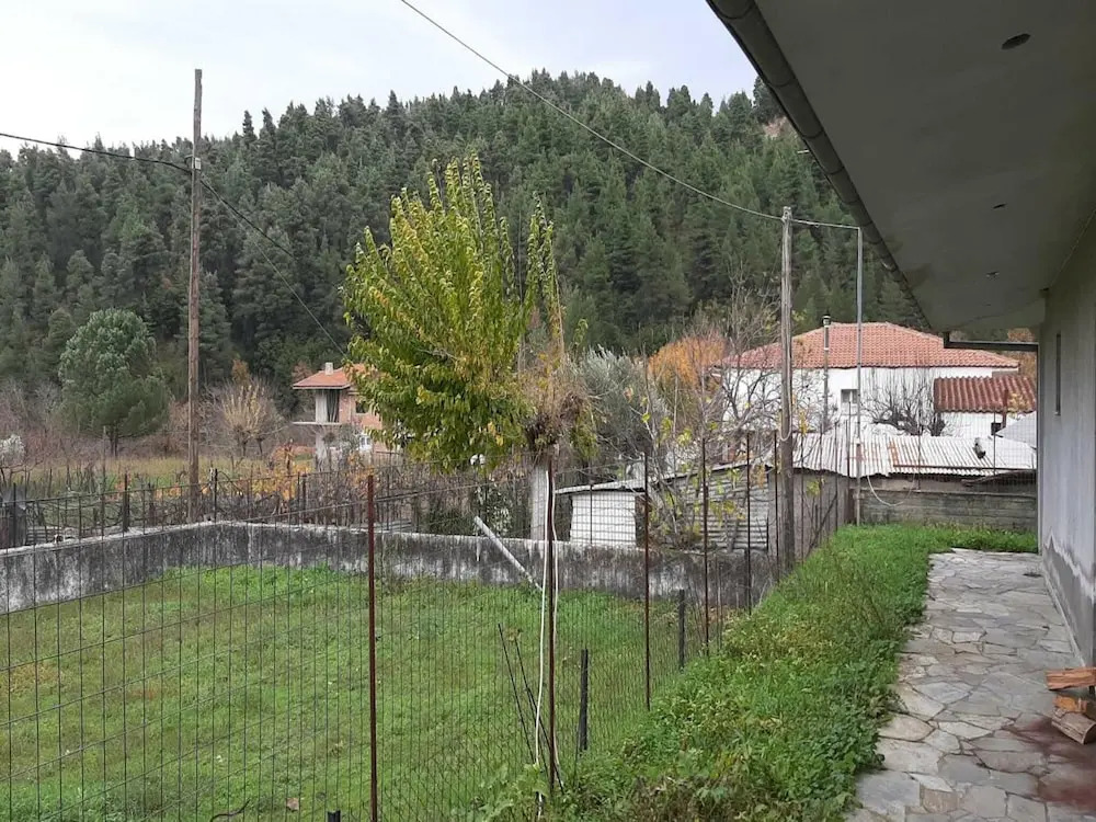 Modest Farmhouse in Voutas with Fireplace