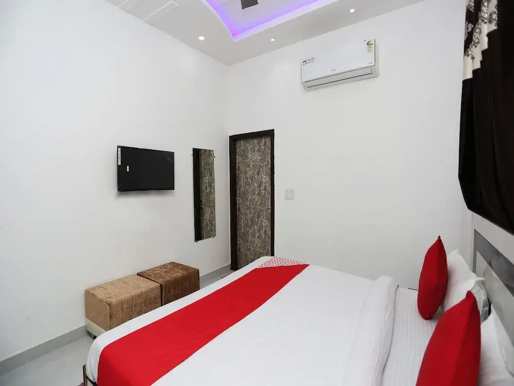 OYO 26628 Hotel Rest Palace