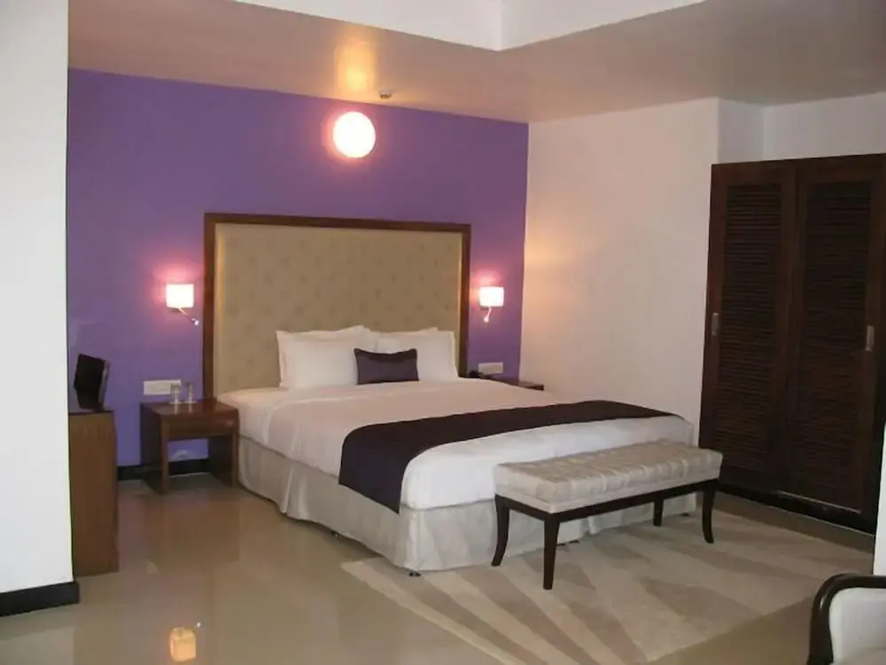 Silver Sands Hideaway Resort, Candolim