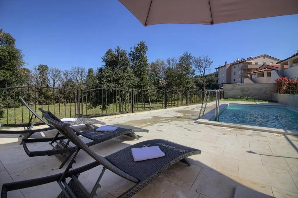 Charming villa Aurora with private pool 200m from the beach for up to 10 persons - WiiBuk