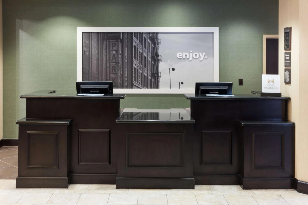 Hampton Inn & Suites Gainesville Downtown University