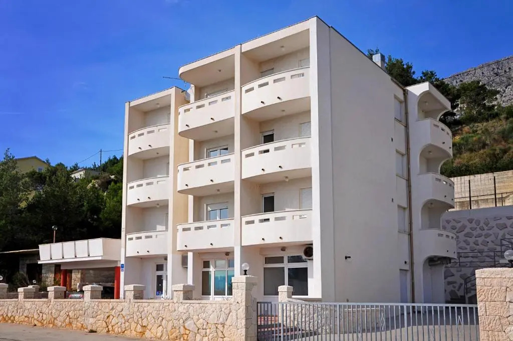 Sunrise Apartments and Studio Apartments