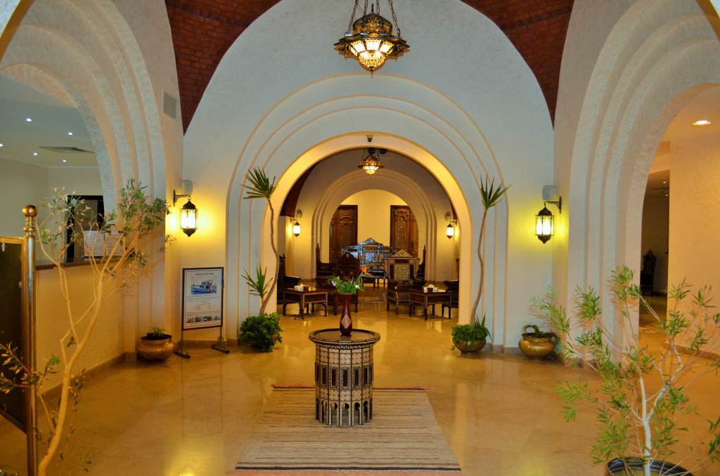Rohanou Beach Resort