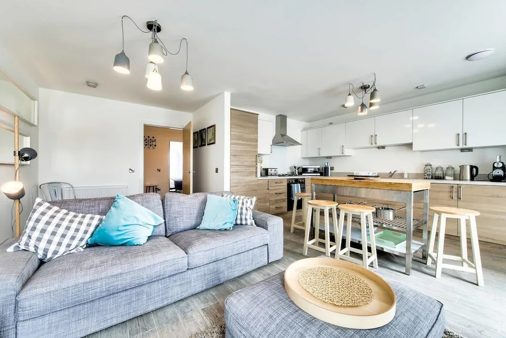 Modern 2bed/2bath with Amazing Views