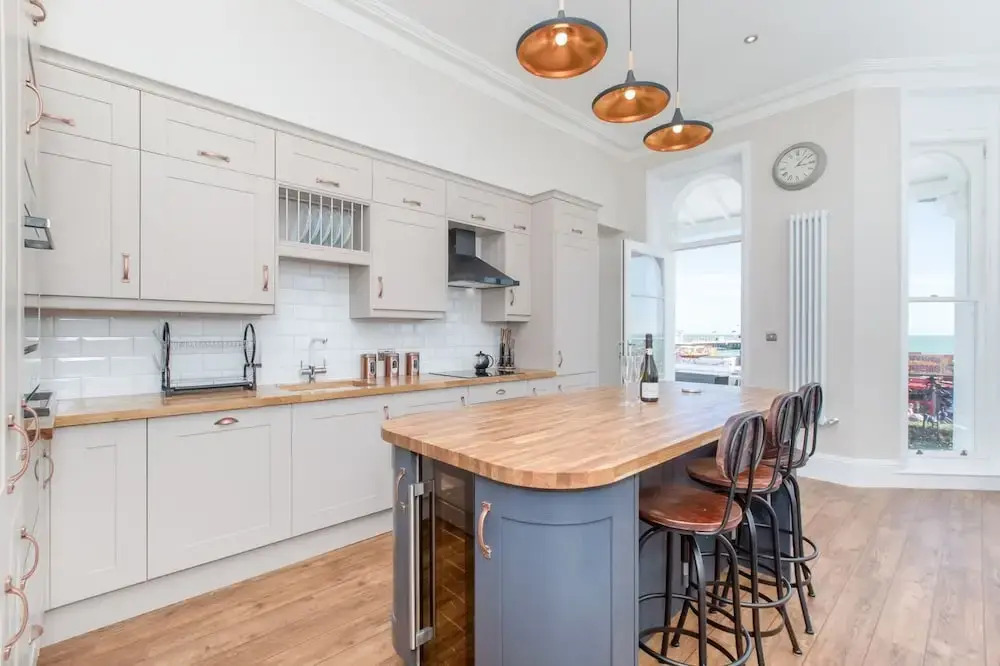 Marina Vista - Luxury Seafront Apartments