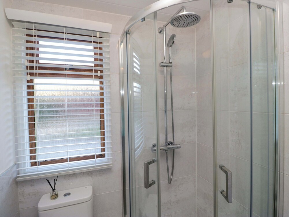 6 Waterside