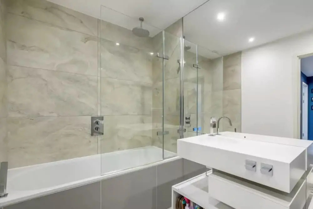 Central & Modern 2 Bedroom Old Street Flat