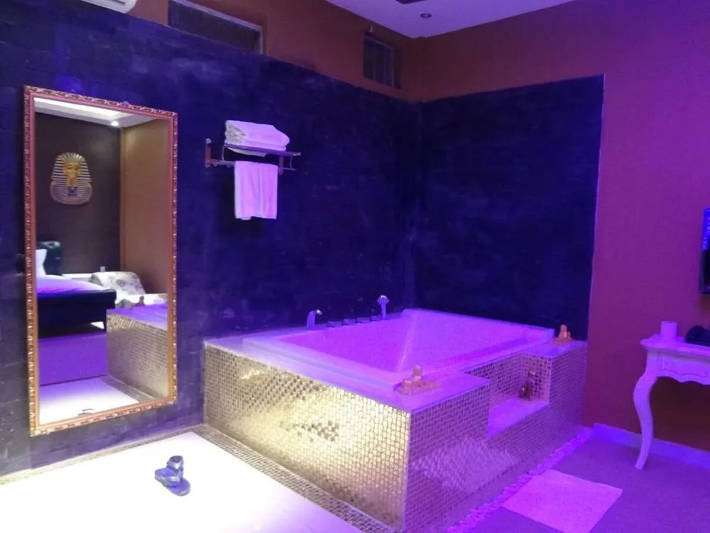 Love Point Hotel