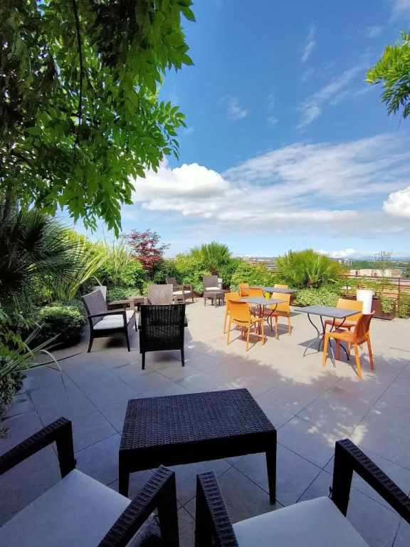 Nuova Opera Rooms & Apartments