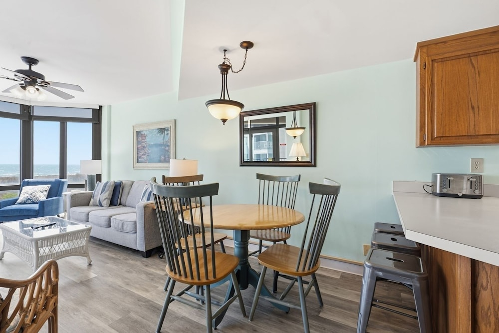 Sedgefield 102 by RedAwning