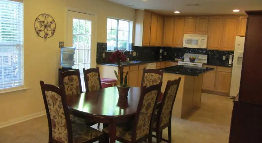 Relaxing 4 Bedroom Home