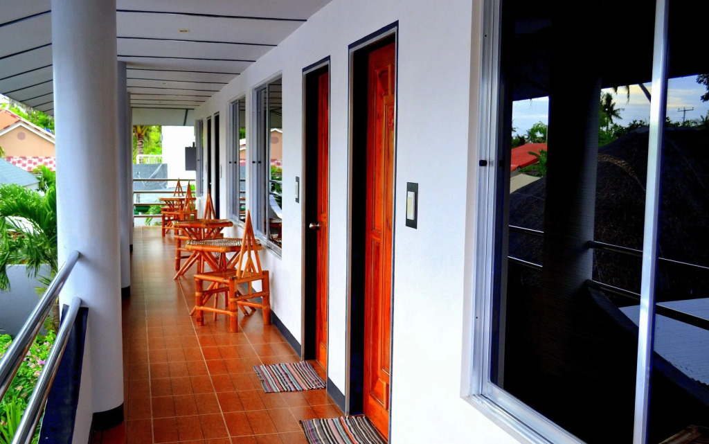 Micky Santoro Hotel & Restaurant