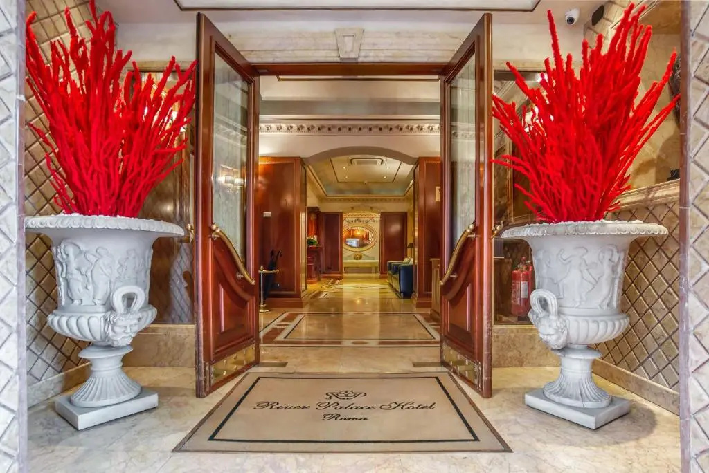Отель River Palace Hotel