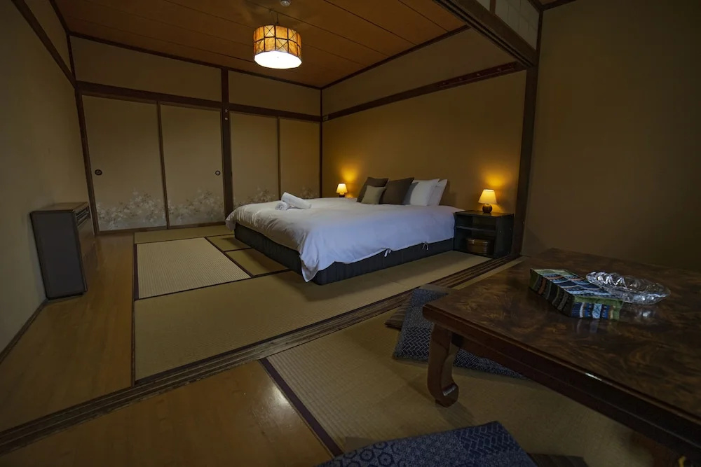 HA-MON Slope Side Hotel and Private Chalet