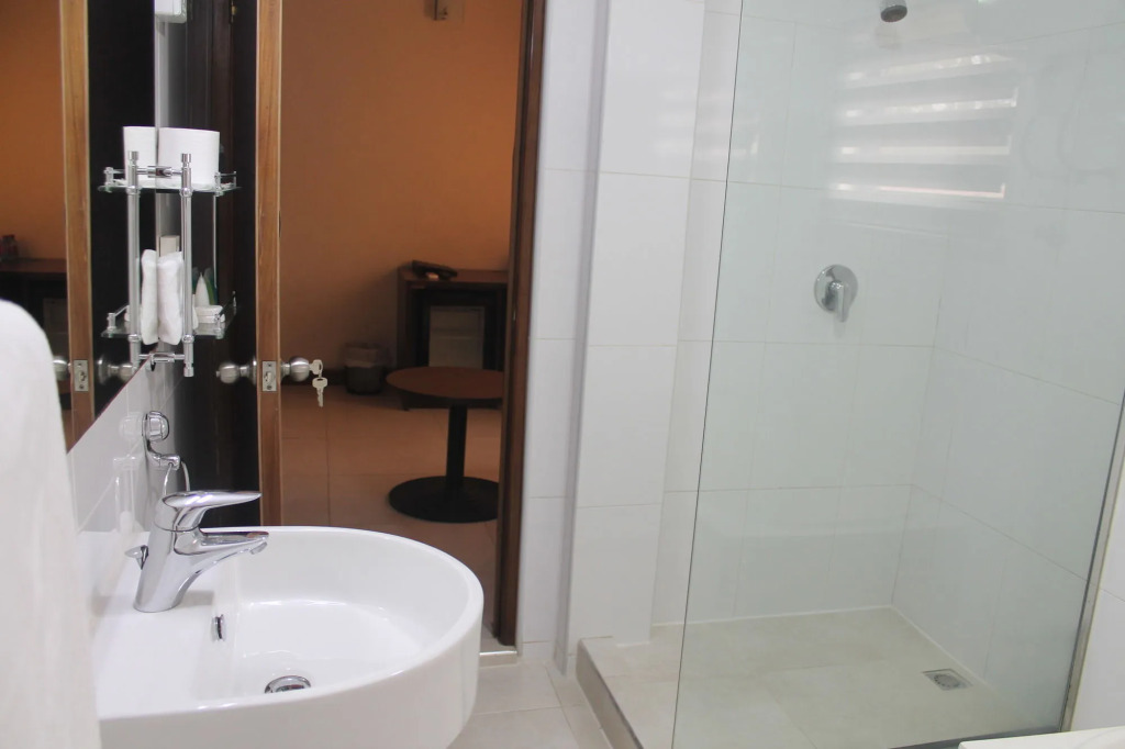 Alisa Hotel Labone