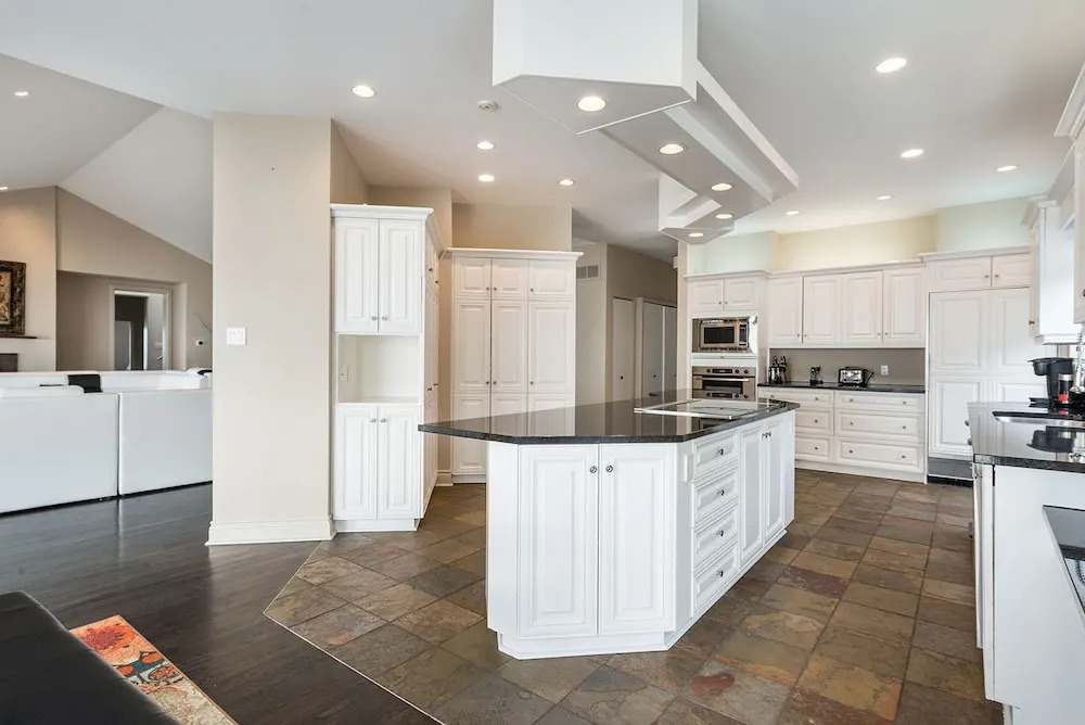 Modern Luxury Furnished, Surrounding St-Lawrence River View, Tranquil