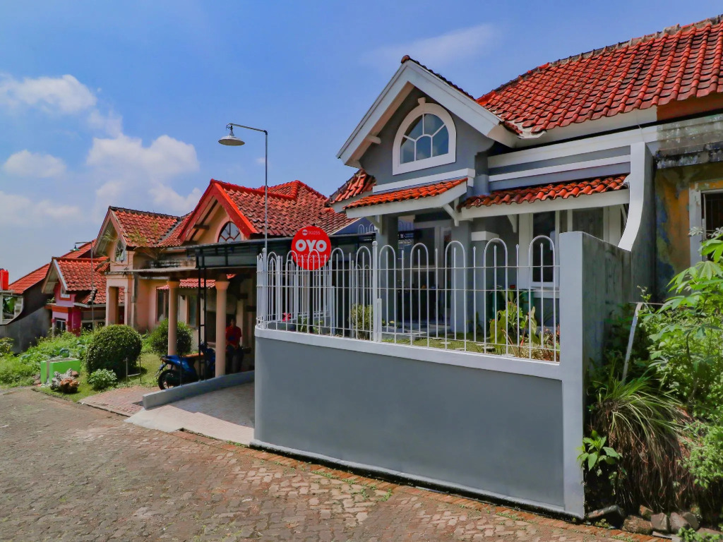 Villa Cipendawa Md28 Cianjur by OYO Rooms