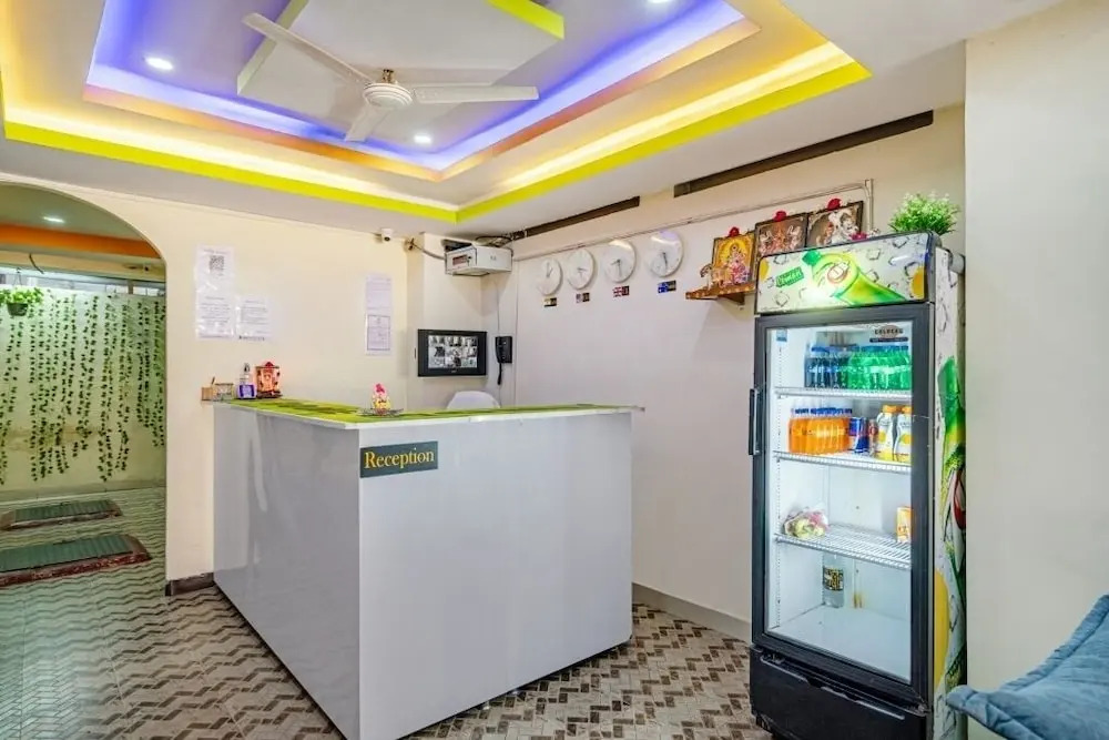 iROOMZ KSR Luxury Rooms