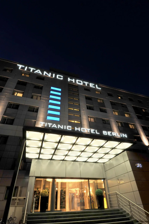 TITANIC Comfort Mitte