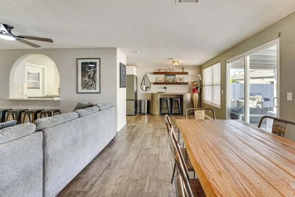 Walk to Riverview Park! Dog-friendly Mesa Retreat