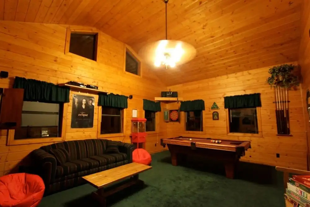 Woodhaven 1741 - Two Bedroom Cabin