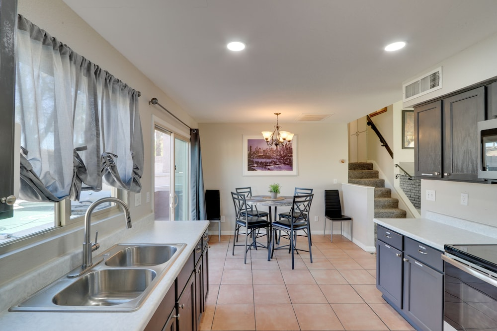 Pool, Game Room! Golfer's Paradise in Mesa