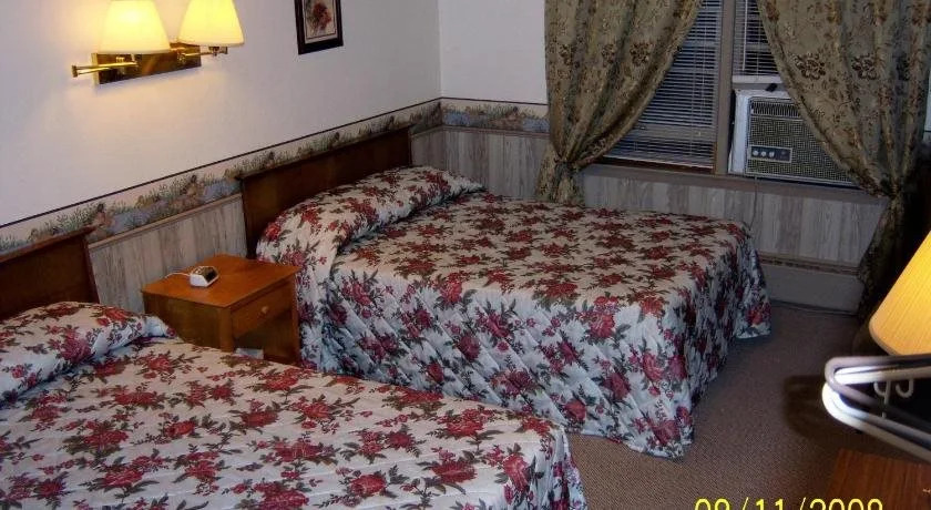 Travelers Inn Motel - Eagle River Downtown