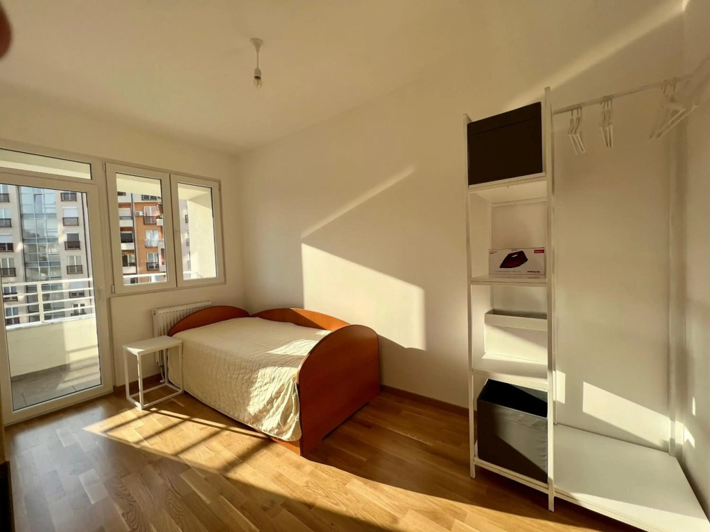Sara's Apartment Cozy and Close to Center with Private Parking