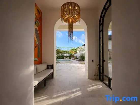 Maison Boheme Villa 1 with Patio, Pool and Beach in 5 min Walk