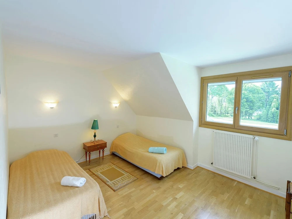 Beautiful villa with swimming pool, a large garden located in a beautiful green area