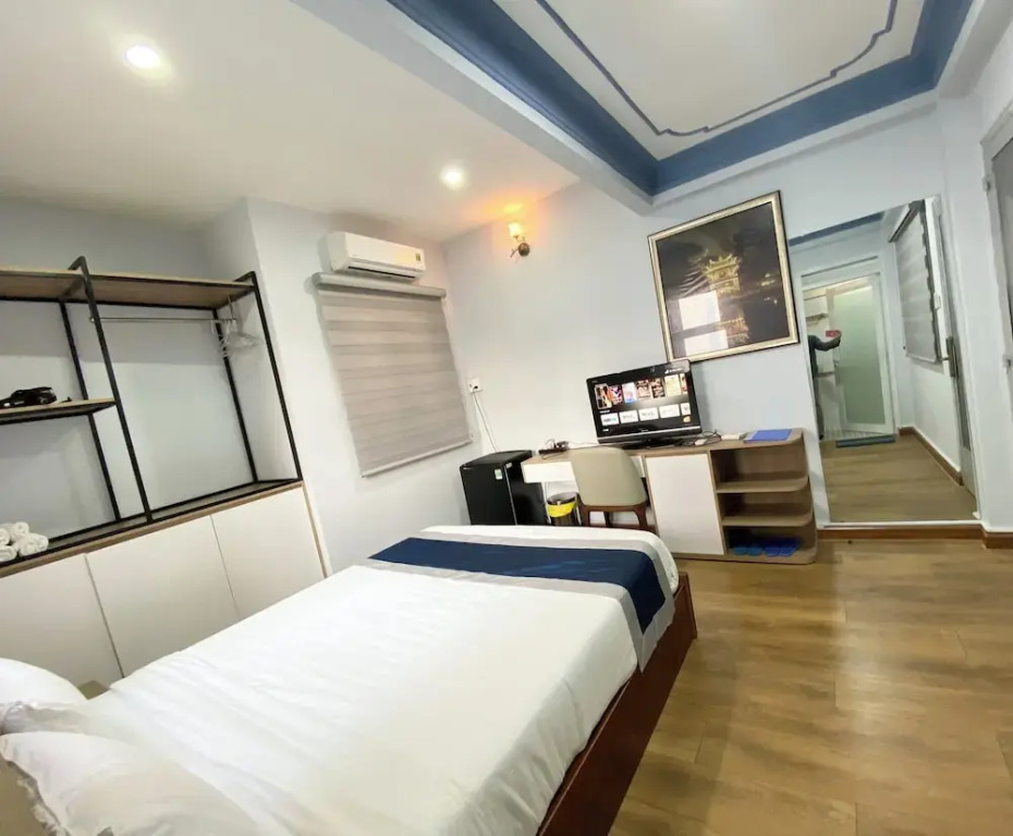 Home Away Do Quang Dau